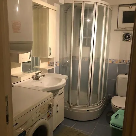 Pal Apartment *